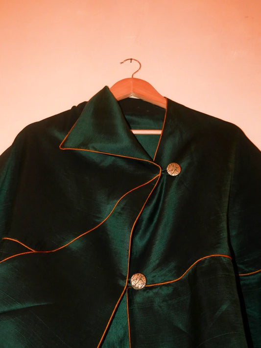 The Patang top is a celebration of mindful craftsmanship; created from a single square of fabric, folded seamlessly into form without any cuts or wastE