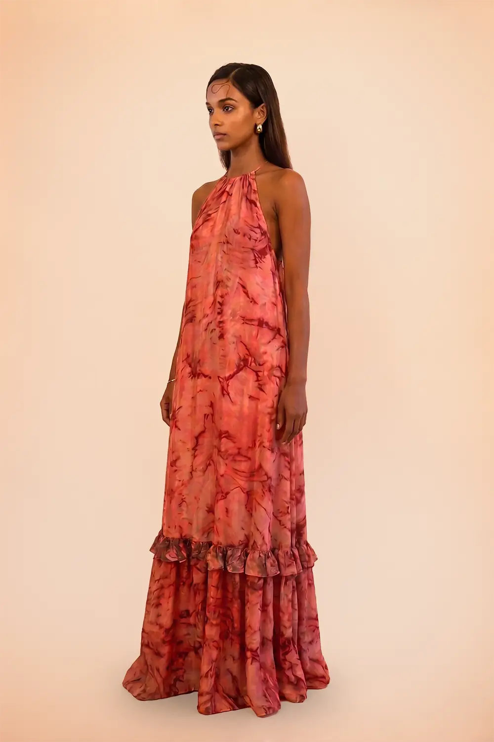 YAMI II is our one-of-a-kind halter neck backless dress, handcrafted using a beautiful printed vintage silk saree. 